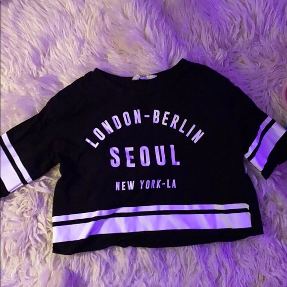 crop top - Picture 1 of 1